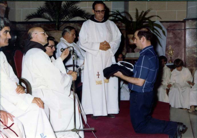 Toma de h&aacute;bito de Fr. Bernardino